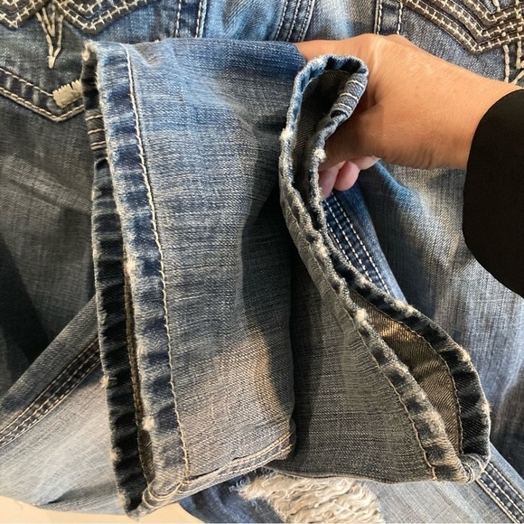 AFFLICTION Sz 33 Cooper Distressed Straight Leg Rubber Logo Patch Jeans - Picture 13 of 16